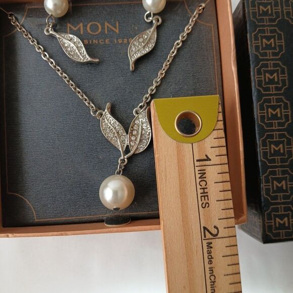 Monet Designer Rhinestone & Pearl Silver Tone Leaf Necklace & Earring SET NIB - Picture 4 of 4